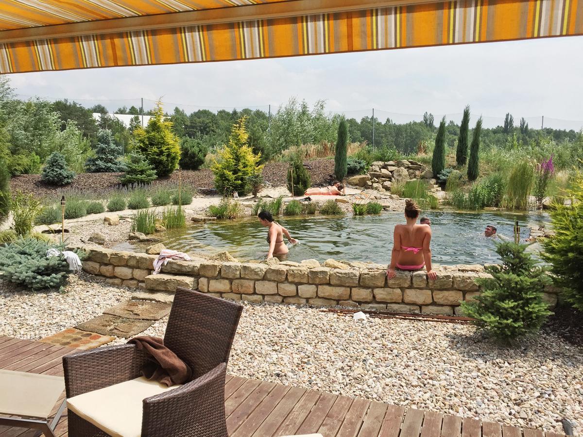 Lake View Apartments Near Golf Resort Kuneticka Hora, Dritec 파르두비체 외부 사진