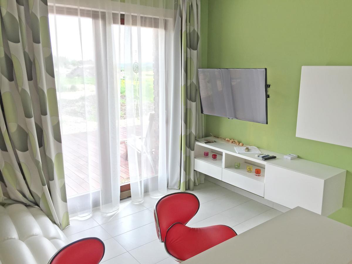 Lake View Apartments Near Golf Resort Kuneticka Hora, Dritec 파르두비체 외부 사진